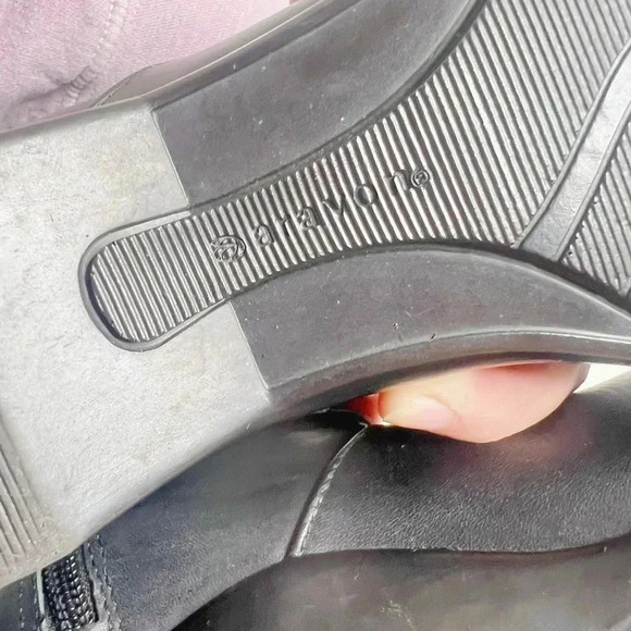 Aravon Black Leather Booties Silver Buckle Women's Size 5.5 - Picture 7 of 13